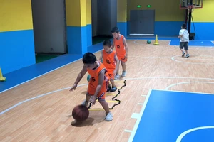 如何系统练习篮球的身体对抗训练？